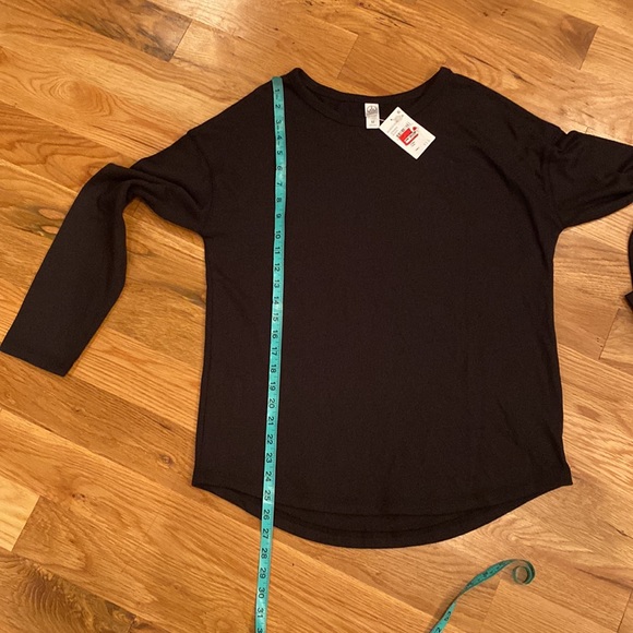 NWT Alternative Relaxed L/S Pullover in Black - Picture 5 of 5